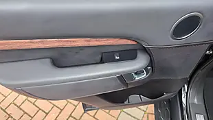 Used 2019 Land Rover Discovery Hse Black - Interior and Exterior details 17