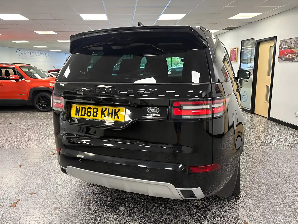 Used 2019 Land Rover Discovery Hse Black - Interior and Exterior details 10