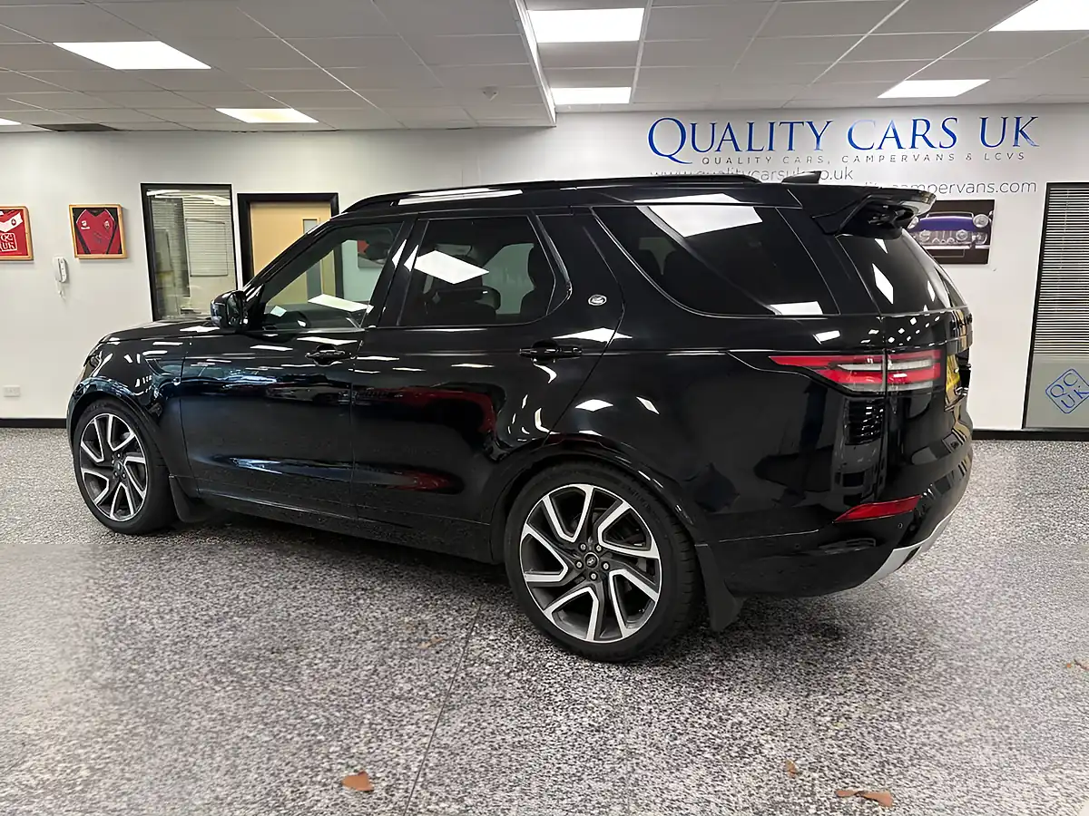 Used 2019 Land Rover Discovery Hse Black - Interior and Exterior details 11