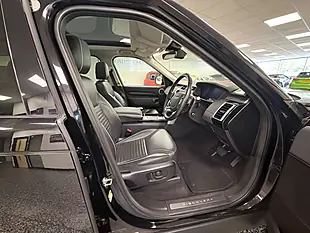 Used 2019 Land Rover Discovery Hse Black - Interior and Exterior details 16