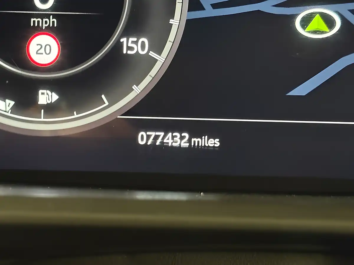 Used 2019 Land Rover Discovery Hse Black - Interior and Exterior details 19