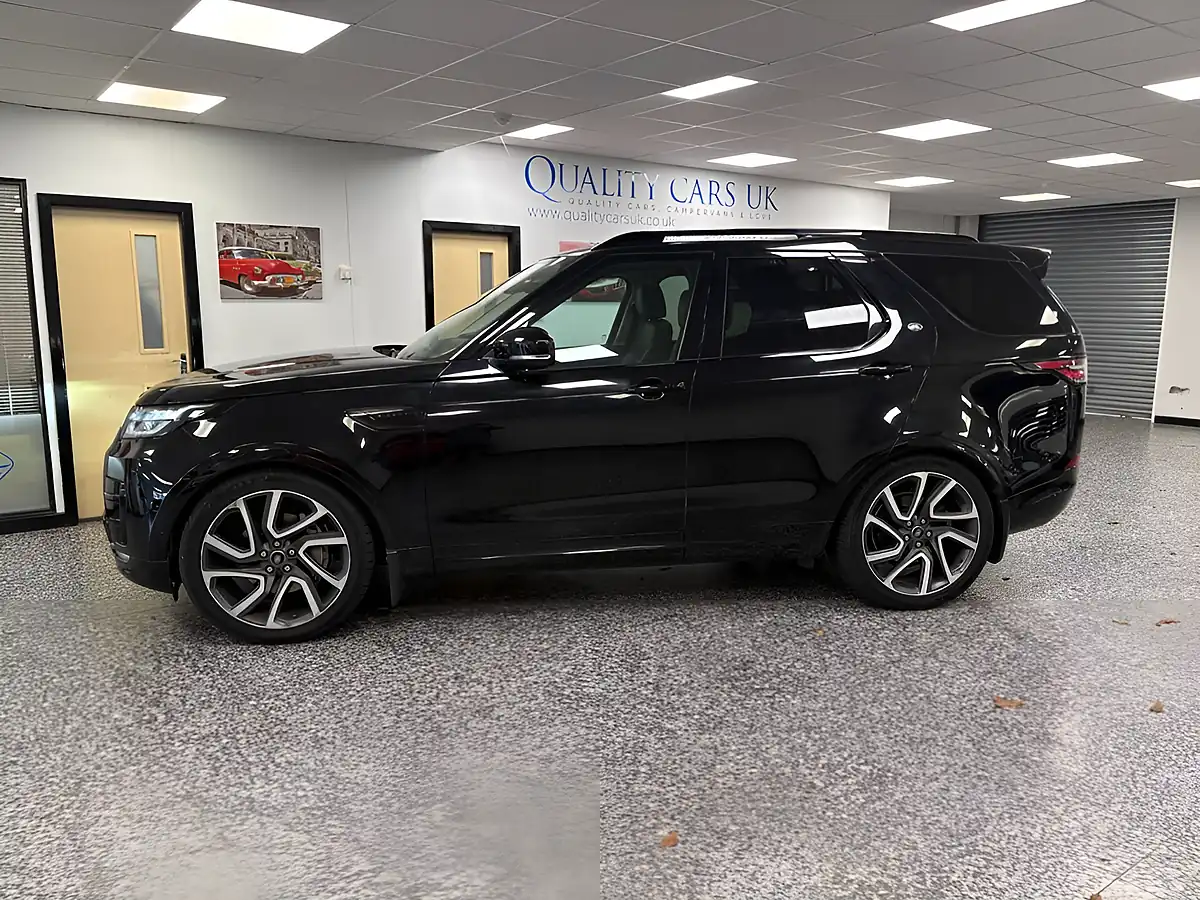 Used 2019 Land Rover Discovery Hse Black - Interior and Exterior details 3