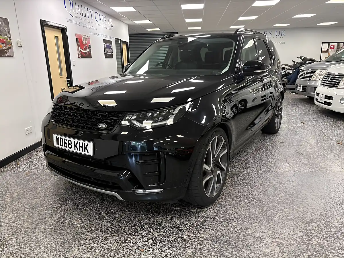 Used 2019 Land Rover Discovery Hse Black - Interior and Exterior details 6