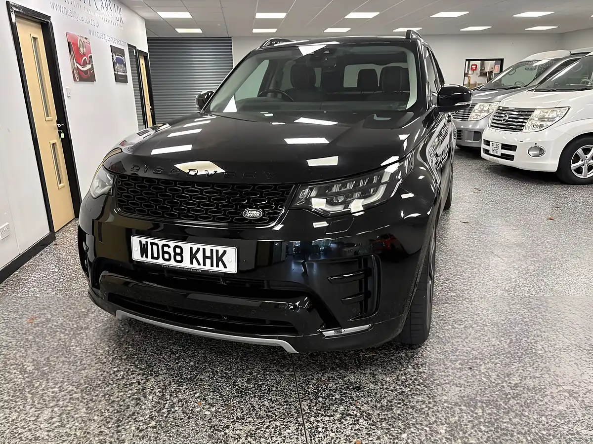 Used 2019 Land Rover Discovery Hse Black - Interior and Exterior details 7