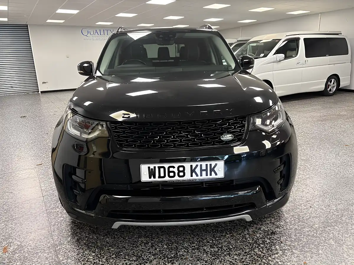Used 2019 Land Rover Discovery Hse Black - Interior and Exterior details 9
