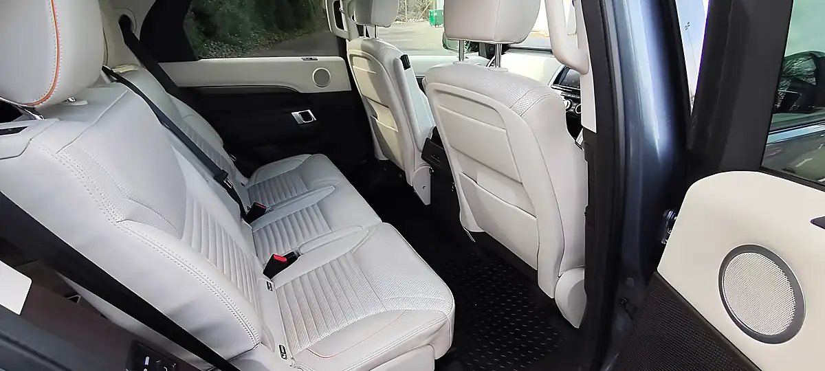 Used 2019 Land Rover Discovery Hse Blue - Interior and Exterior details 13