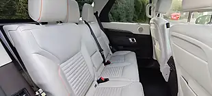 Used 2019 Land Rover Discovery Hse Blue - Interior and Exterior details 14