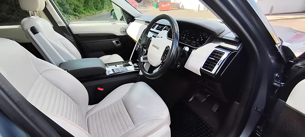 Used 2019 Land Rover Discovery Hse Blue - Interior and Exterior details 9