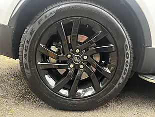 Used 2019 Land Rover Discovery Hse Chawton White - Interior and Exterior details 11