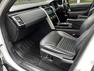 Used 2019 Land Rover Discovery Hse Chawton White - Interior and Exterior details 16