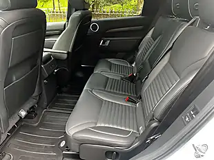 Used 2019 Land Rover Discovery Hse Chawton White - Interior and Exterior details 19