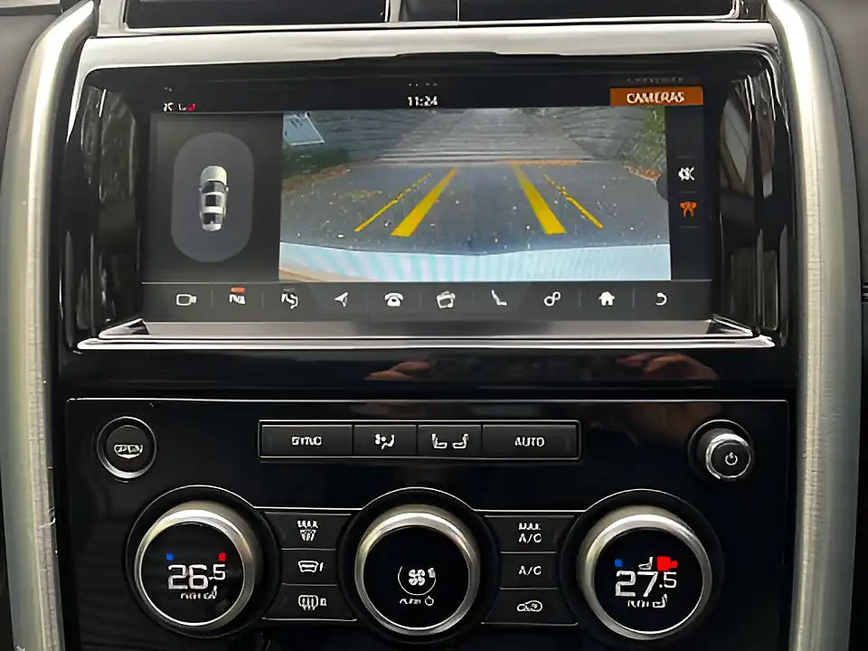 Used 2019 Land Rover Discovery Hse Chawton White - Interior and Exterior details 9