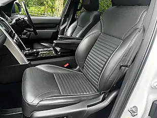 Used 2019 Land Rover Discovery Hse Chawton White - Interior and Exterior details 15