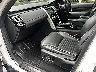 Used 2019 Land Rover Discovery Hse Chawton White - Interior and Exterior details 16