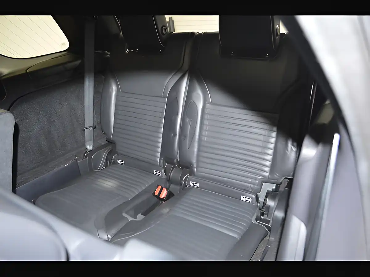 Used 2019 Land Rover Discovery Hse Fuji White - Interior and Exterior details 16