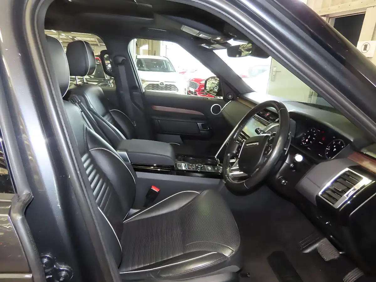Used 2019 Land Rover Discovery Hse Grey - Interior and Exterior details 7