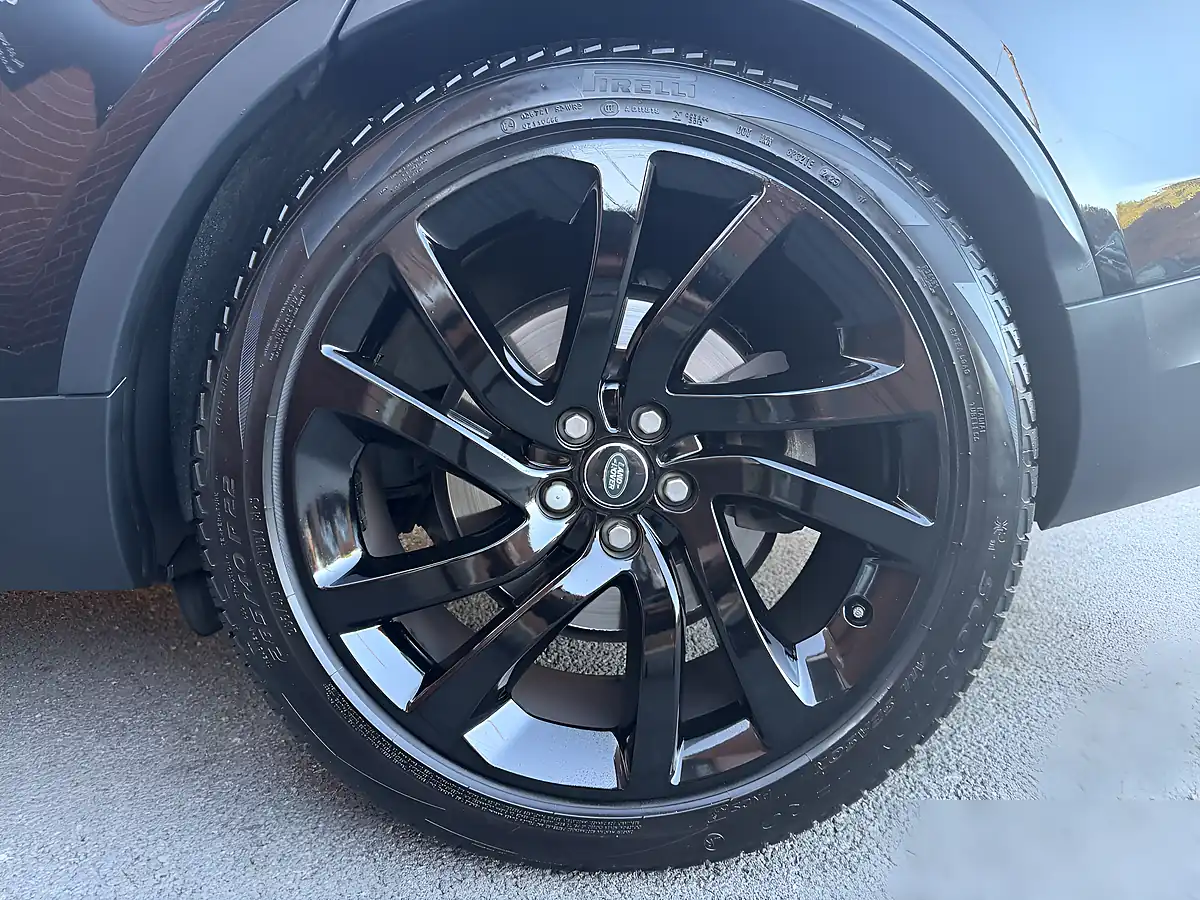 Used 2019 Land Rover Discovery Hse Luxury Black - Interior and Exterior details 11