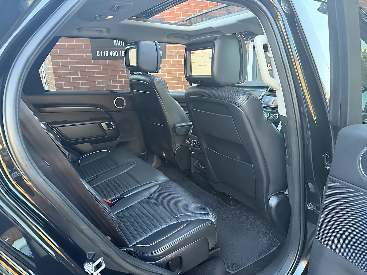 Used 2019 Land Rover Discovery Hse Luxury Black - Interior and Exterior details 13
