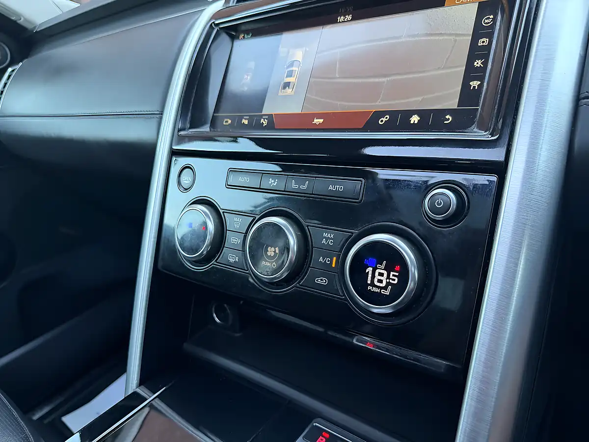 Used 2019 Land Rover Discovery Hse Luxury Black - Interior and Exterior details 18