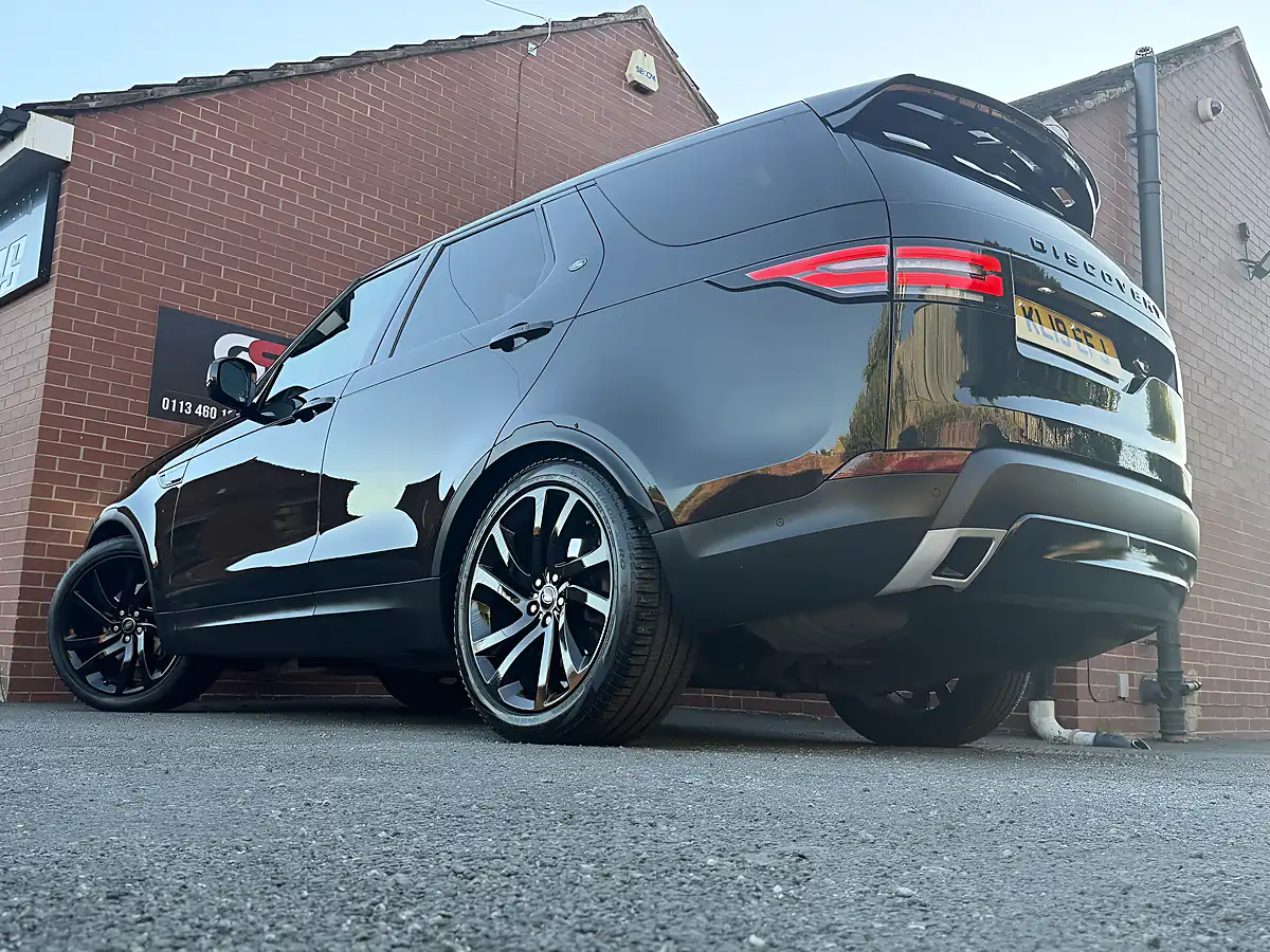 Used 2019 Land Rover Discovery Hse Luxury Black - Interior and Exterior details 8
