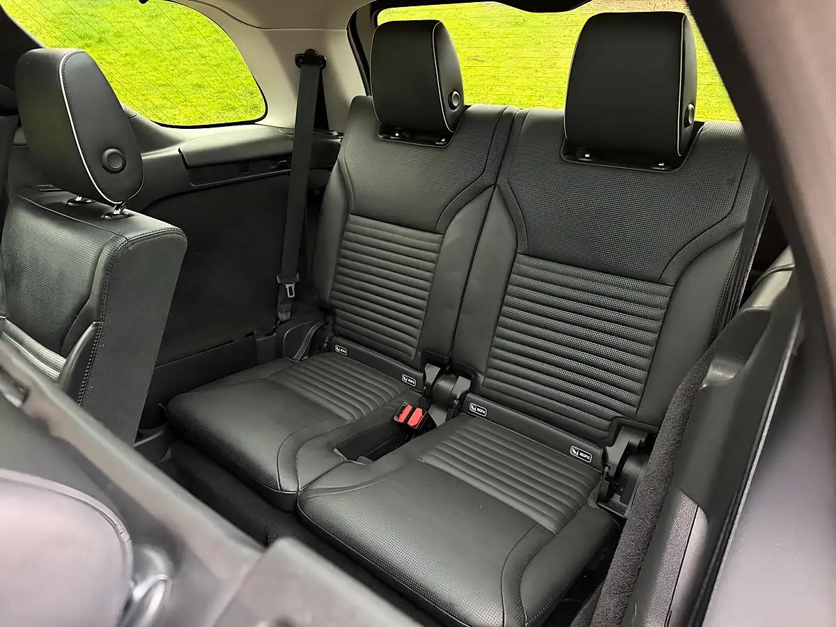 Used 2019 Land Rover Discovery Hse Luxury Black - Interior and Exterior details 14