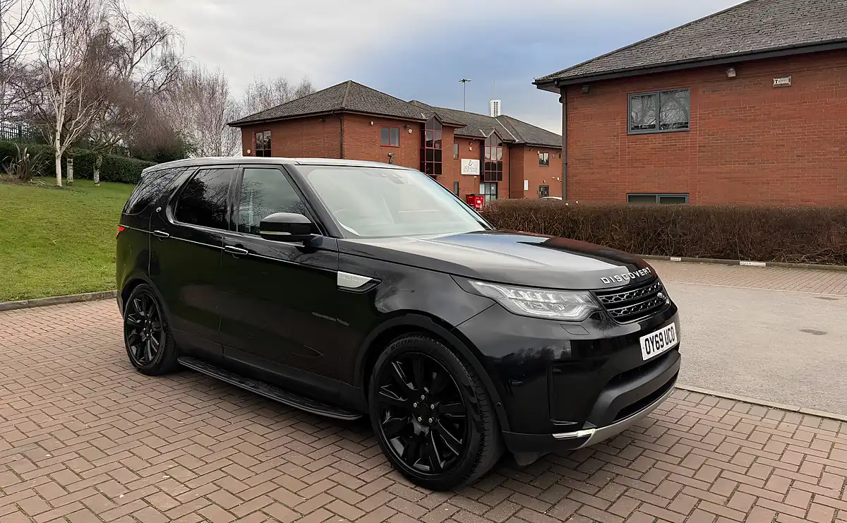 Used 2019 Land Rover Discovery Hse Luxury Black - Interior and Exterior details 2