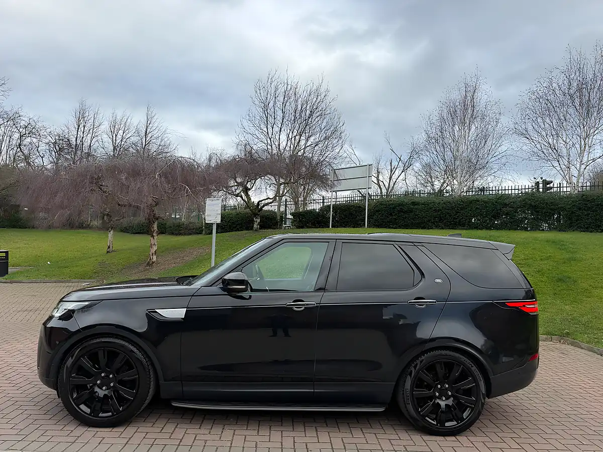 Used 2019 Land Rover Discovery Hse Luxury Black - Interior and Exterior details 6