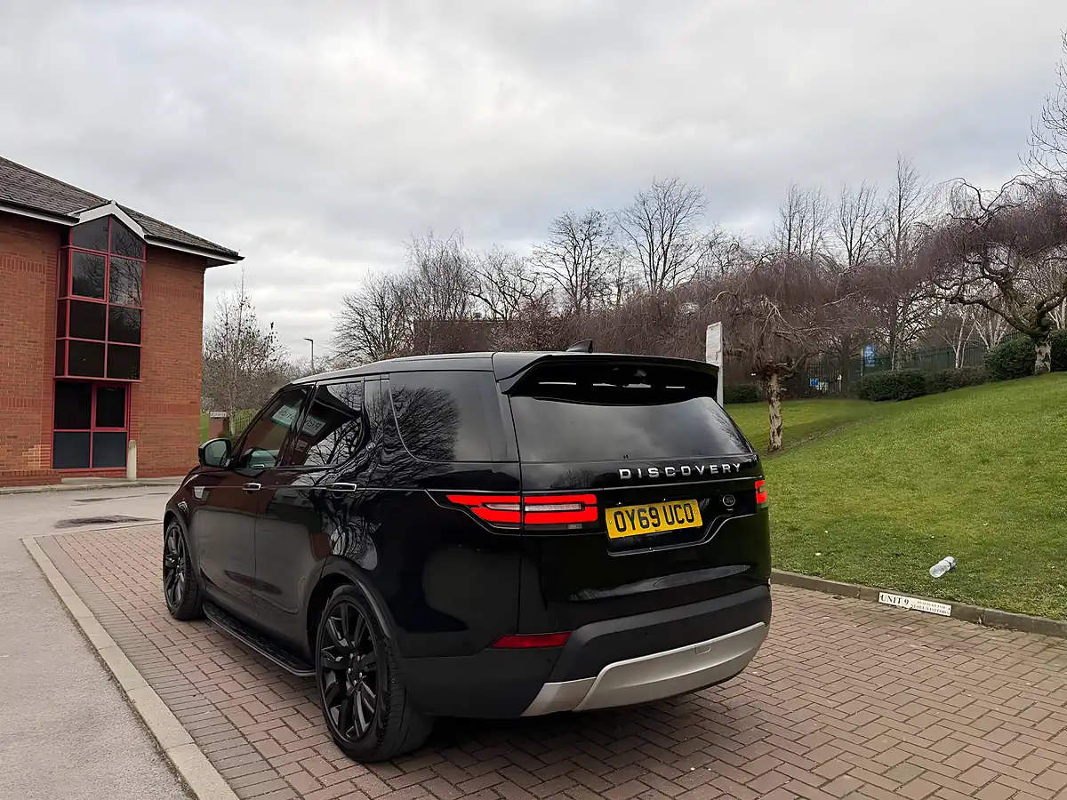 Used 2019 Land Rover Discovery Hse Luxury Black - Interior and Exterior details 8