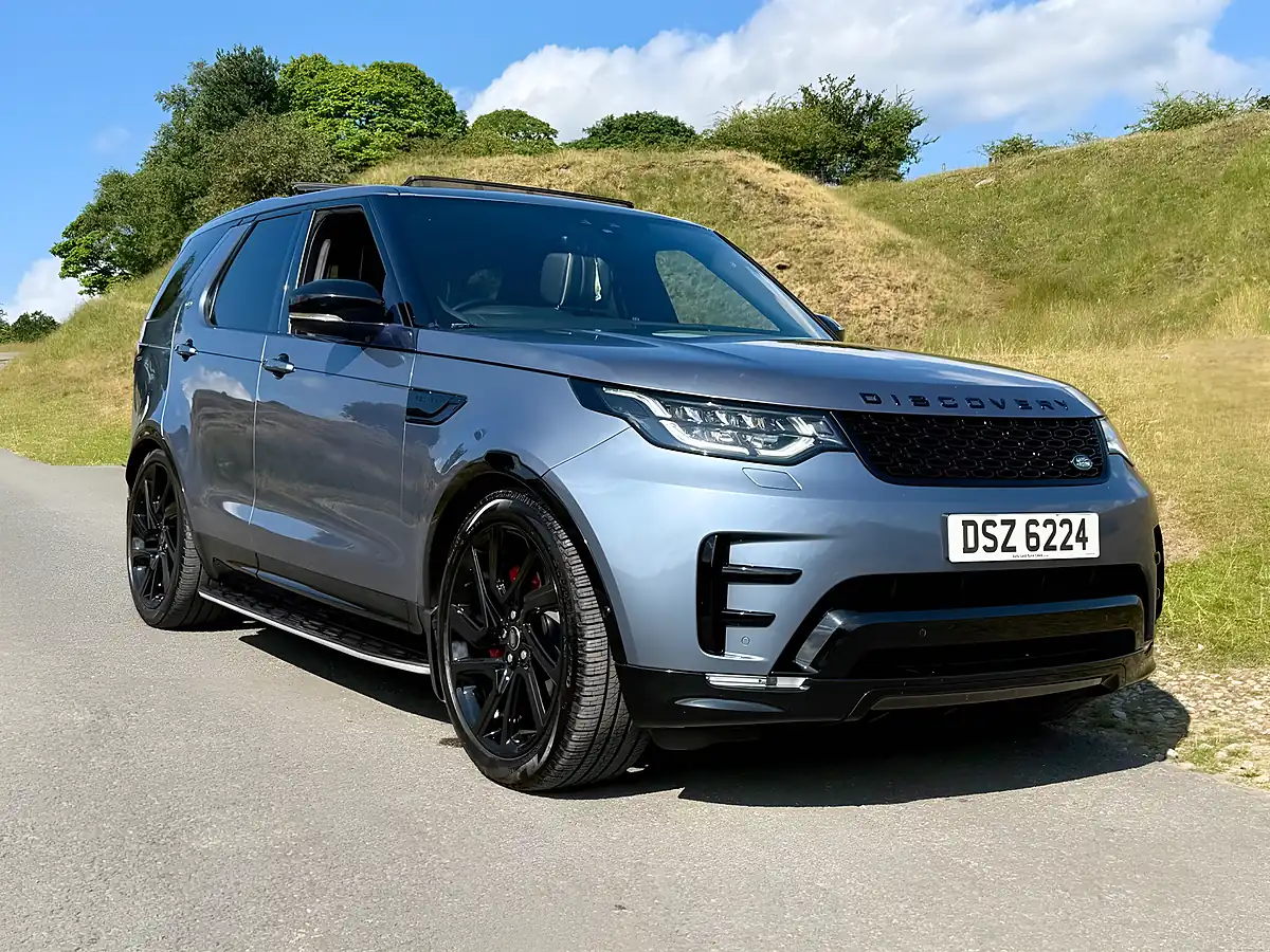 Used 2019 Land Rover Discovery Hse Luxury Blue - Interior and Exterior details 10