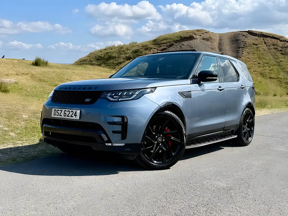 Used 2019 Land Rover Discovery Hse Luxury Blue - Interior and Exterior details 4