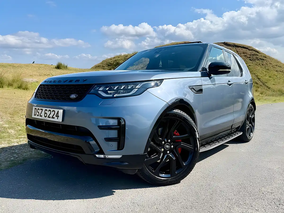 Used 2019 Land Rover Discovery Hse Luxury Blue - Interior and Exterior details 5