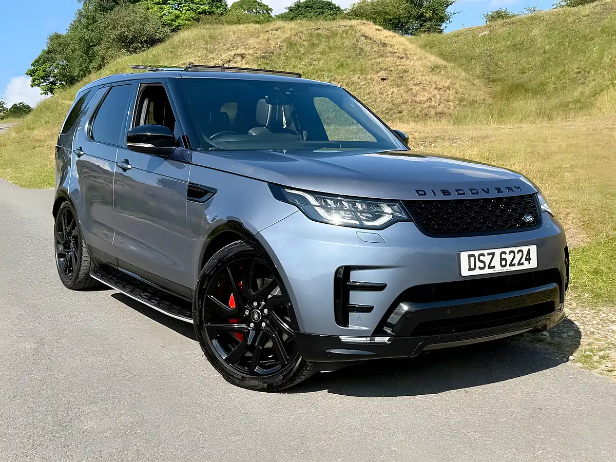 Used 2019 Land Rover Discovery Hse Luxury Blue - Interior and Exterior details 9