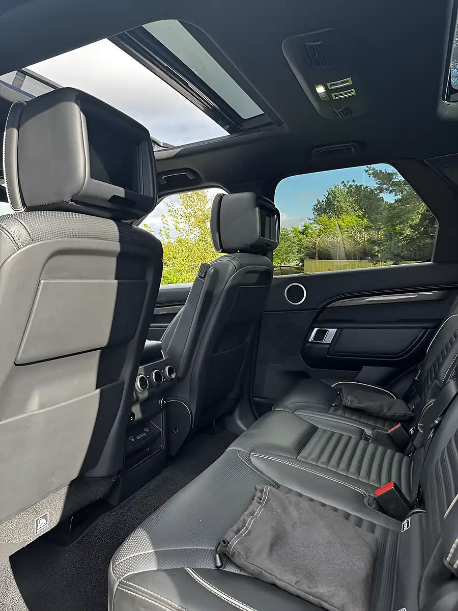 Used 2019 Land Rover Discovery Hse Luxury Grey - Interior and Exterior details 13