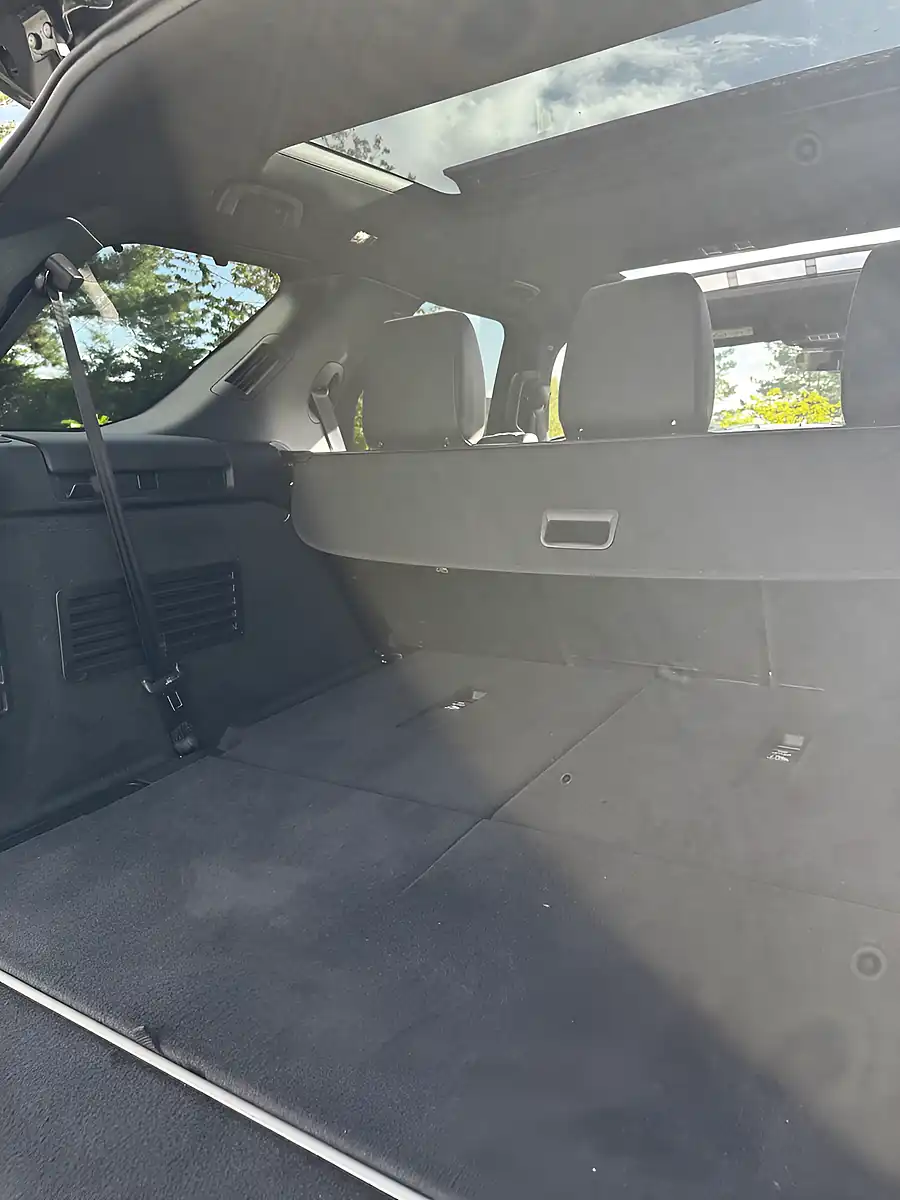 Used 2019 Land Rover Discovery Hse Luxury Grey - Interior and Exterior details 16