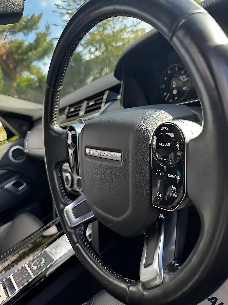 Used 2019 Land Rover Discovery Hse Luxury Grey - Interior and Exterior details 18