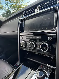 Used 2019 Land Rover Discovery Hse Luxury Grey - Interior and Exterior details 19