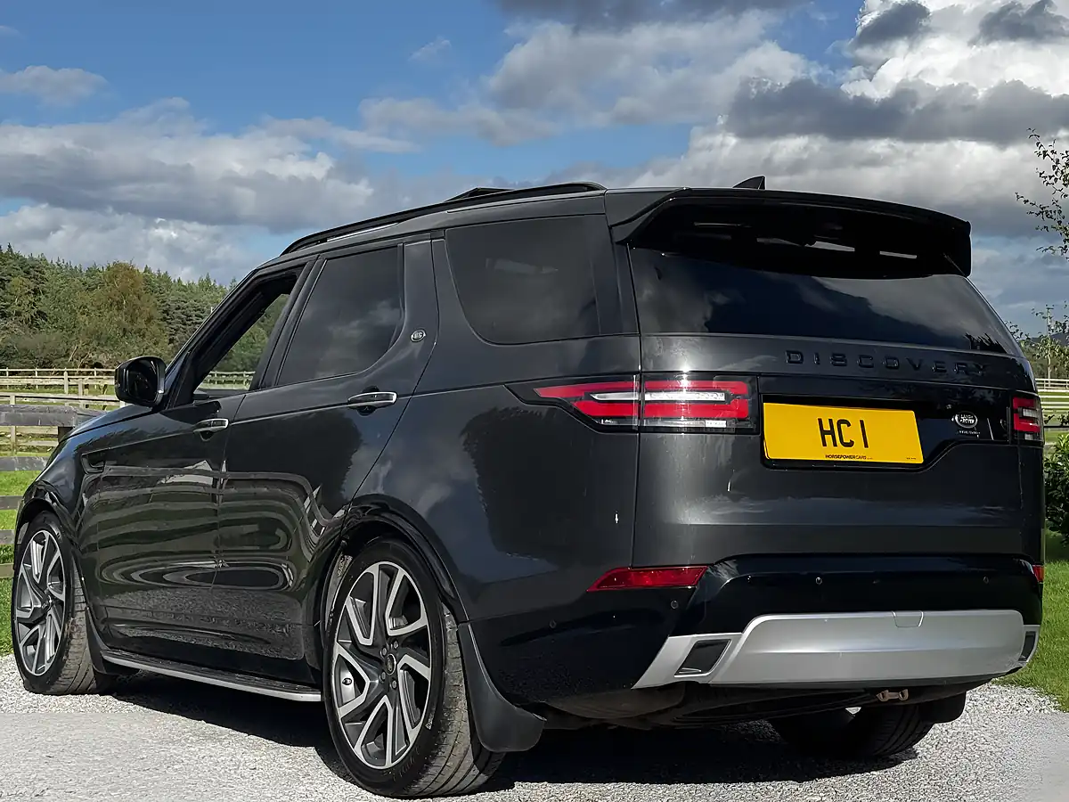 Used 2019 Land Rover Discovery Hse Luxury Grey - Interior and Exterior details 4
