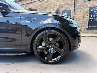 Used 2019 Land Rover Discovery Hse Luxury Santorini Black - Interior and Exterior details 10