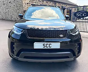 Used 2019 Land Rover Discovery Hse Luxury Santorini Black - Interior and Exterior details 5