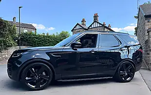 Used 2019 Land Rover Discovery Hse Luxury Santorini Black - Interior and Exterior details 7