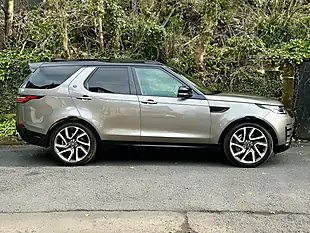 Used 2019 Land Rover Discovery Hse Luxury Silicon Silver - Interior and Exterior details 2