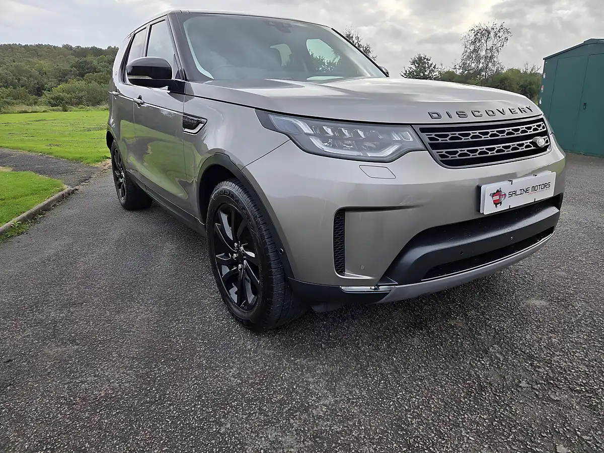 Used 2019 Land Rover Discovery Hse Silver - Front View
