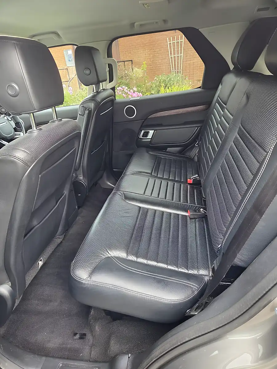 Used 2019 Land Rover Discovery Hse Silver - Interior and Exterior details 15