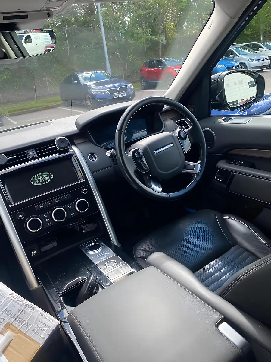 Used 2019 Land Rover Discovery Hse Silver - Interior and Exterior details 8