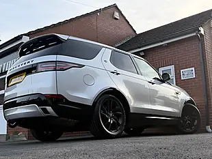 Used 2019 Land Rover Discovery Landmark Edition Silver - Interior and Exterior details 10