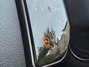 Used 2019 Land Rover Discovery Landmark Edition Silver - Interior and Exterior details 19