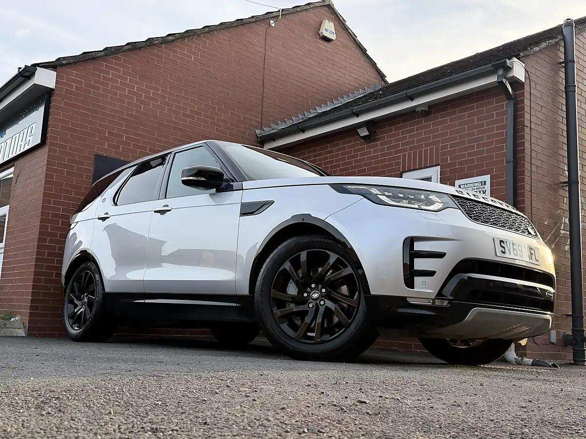Used 2019 Land Rover Discovery Landmark Edition Silver - Interior and Exterior details 2