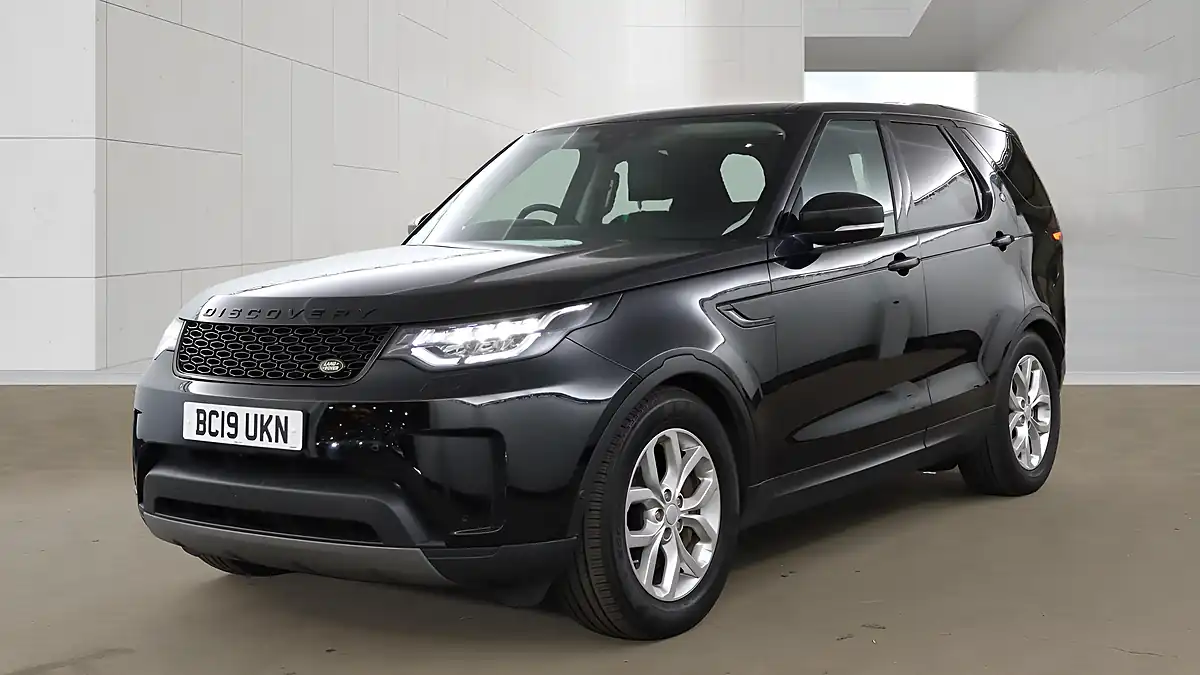Used 2019 Land Rover Discovery Se Black - Interior and Exterior details 3