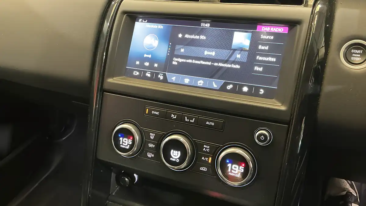 Used 2019 Land Rover Discovery Se Black - Interior and Exterior details 9