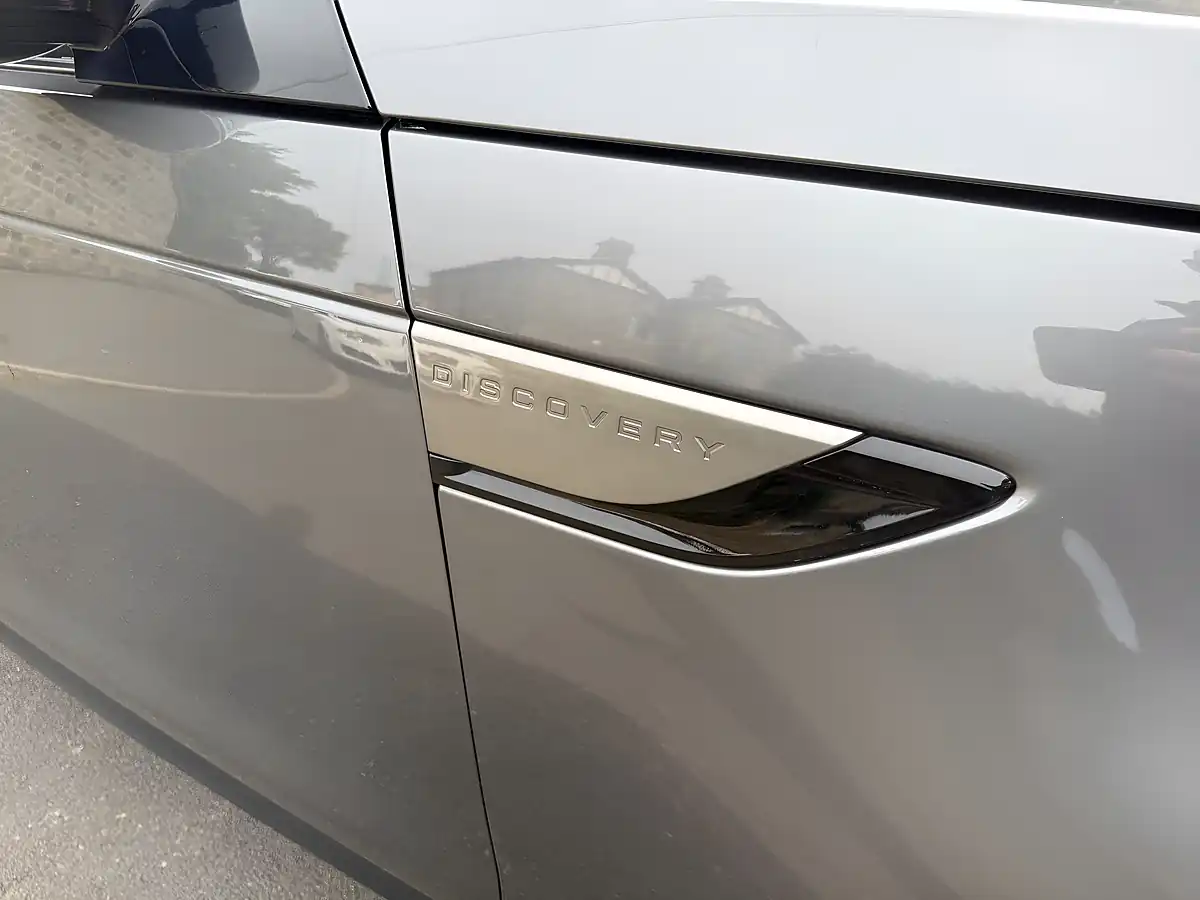 Used 2019 Land Rover Discovery Se Corris Grey - Interior and Exterior details 14